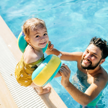 <strong>5 saltwater pool</strong> maintenance myths