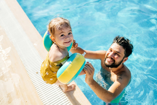 <strong>5 saltwater pool</strong> maintenance myths